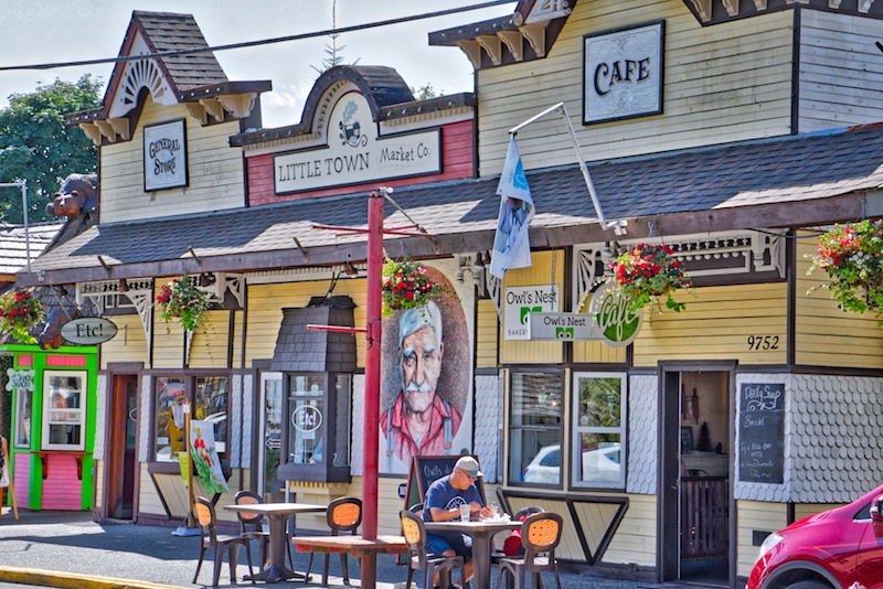 Main Street in Chemainus, BC Visitor in Victoria