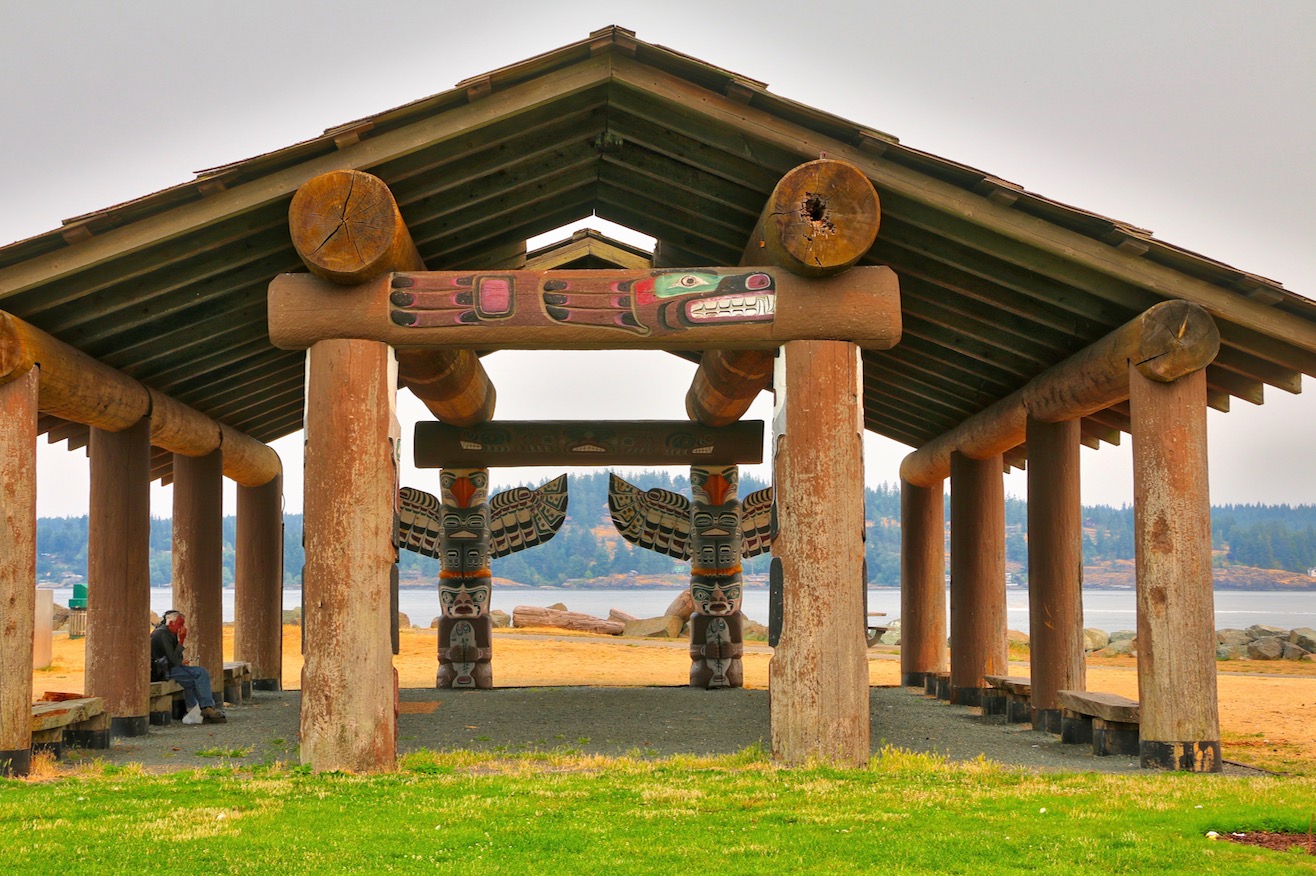Native art adorns picnic shelter on the waterfront
